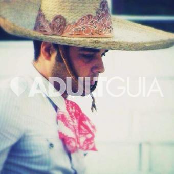 HÉCTOR JOVEN GUAPO MASCULINO VERGON SEXOSERVICIO PARA CABALLERO Y MUJER - Foto 1