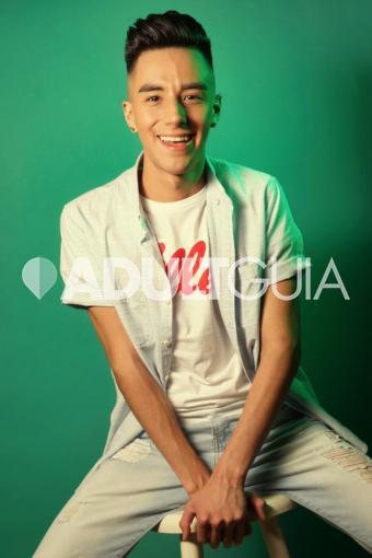 CHAVO TWINK COMPLACIENTE EN TODO NO TE VAS ARREPENTIR  - Foto 1