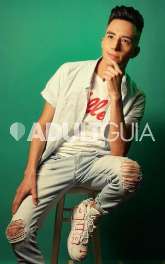 TWINK COMPLACIENTE EN TODO; CON LUGAR DISPUESTO A TODO. - Foto 1