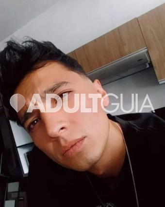 Joven guapo, delgado y bien dotado  listo para complacerte  - Foto 0