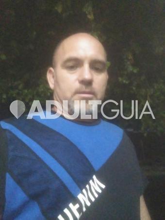 joven complaciente listo para darte un buen masaje y placer al máximo  - Foto 0