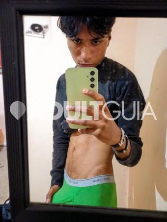 Jovencito de 20 años con una verga caliente  - Foto 0
