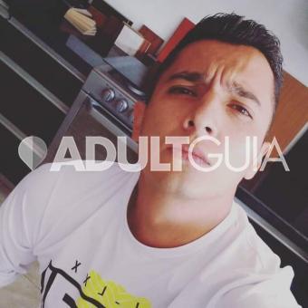 Chico guapo, 24 años dispuesto a complacer tus fantasias, muy bien dotado! - Foto 4