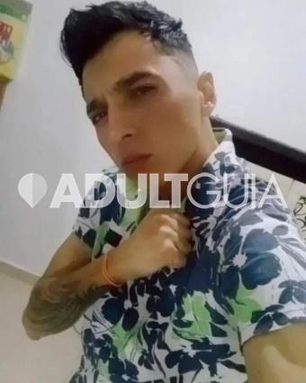 Chico guapo, 24 años dispuesto a complacer tus fantasias, muy bien dotado! - Foto 2