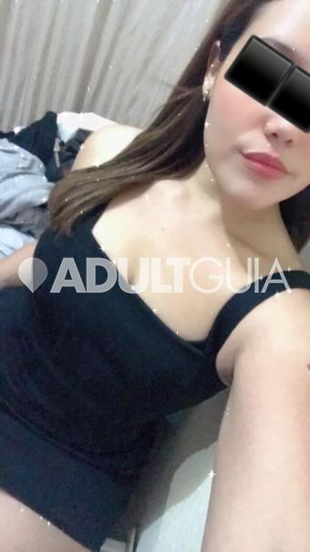 Nena jovencita agradable delgada alta muy blanca  - Foto 0