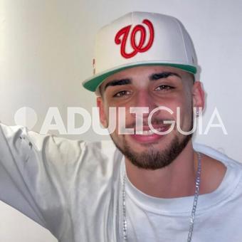 Chico guapo y buen físico con buena verga de 23 cm  - Foto 0