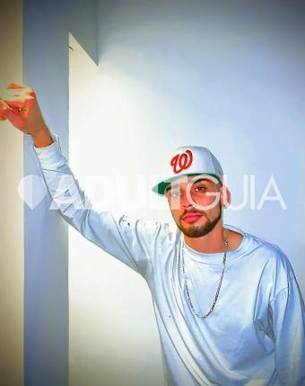 Chico guapo y buen físico con buena verga de 23 cm  - Foto 6