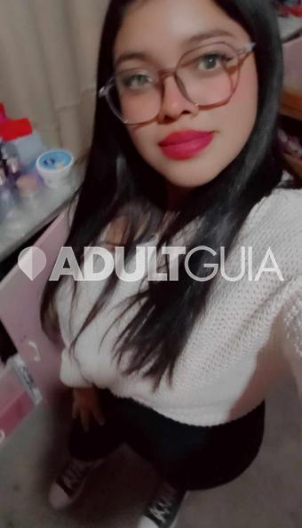 Tetona independiente jugetona y mega atenta lista para ti - Foto 4