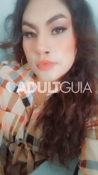 Chica trans pasiva y femenina natural complaciente trato de novios  - Foto 1