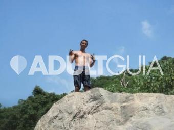 Gigolo en todo el estado de colima soy joven discrecion total mido 1.90 - Foto 0